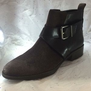 Libby Edelman brown seude booties size 6M